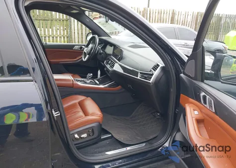 2019 BMW X7 xDrive50I z USA, uszkodzony, nr VIN 5UXCX4C53KLB39677